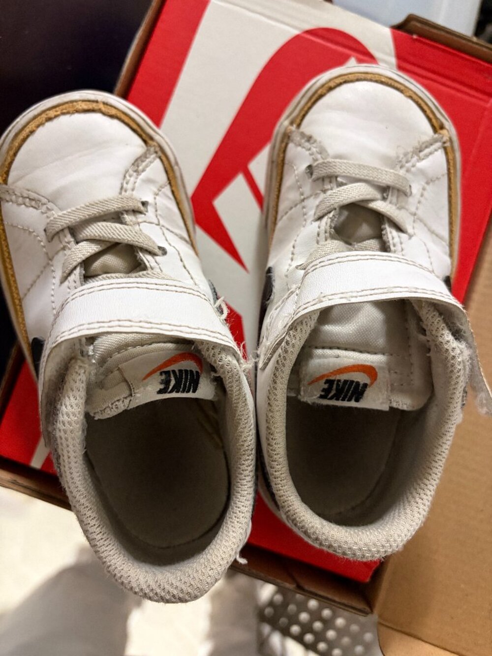 Nike Court Legacy